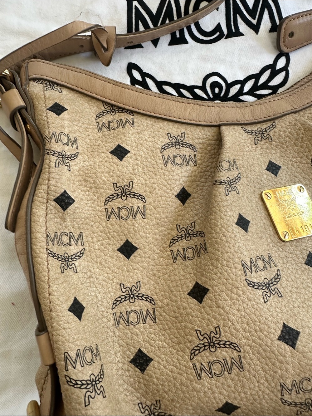 MCM Visetos Signature Beige HOBO Bag - Picture 3 of 15